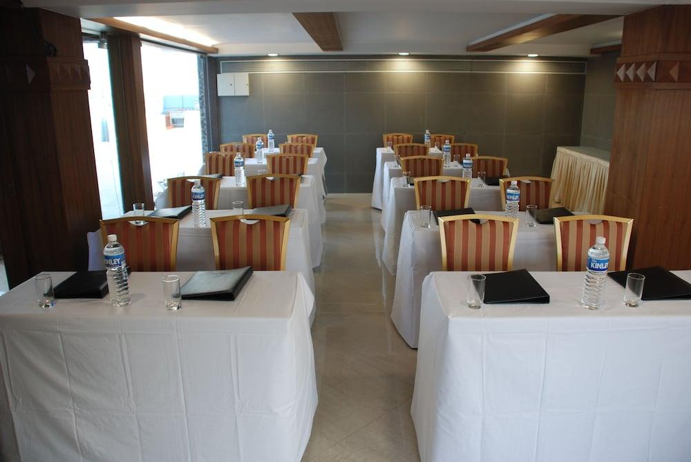 Hotel Oriental Aster - Mumbai International Airport Exterior foto